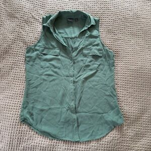 New York & Company Teal Sleeveless Button-Down Blouse